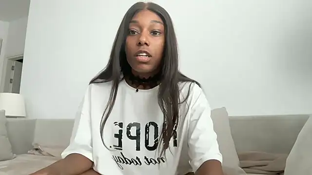 smileybabe online show from June 13, 2026, 7:06 am