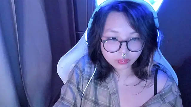 maydaykimmy online show from May 11, 2026, 8:50 pm