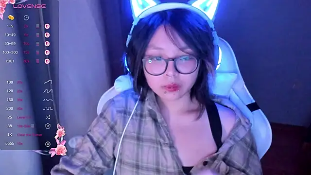 Snapshot of maydaykimmy chatting on December 19, 2025, 9:50 pm maydaykimmy online show from December 19, 2025, 9:50 pm