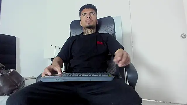 JuanCamiilo 66 online show from March 18, 2026, 6:53 pm