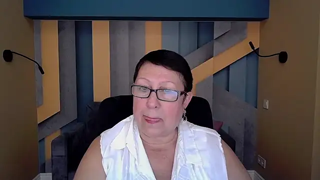 BarbaraTurners online show from October 20, 2025, 6:19 pm