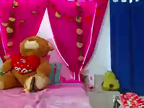 natashakissess online show from October 22, 2025, 3:22 pm