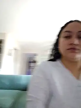 honeeyyy pot online show from September 14, 2025, 5:02 pm