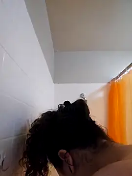 honeeyyy pot online show from March 18, 2025, 2:18 am