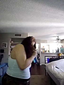 honeeyyy pot online show from September 25, 2025, 6:14 pm