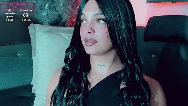 Emmaa Saenz  online show from June 8, 2026, 1:28 am