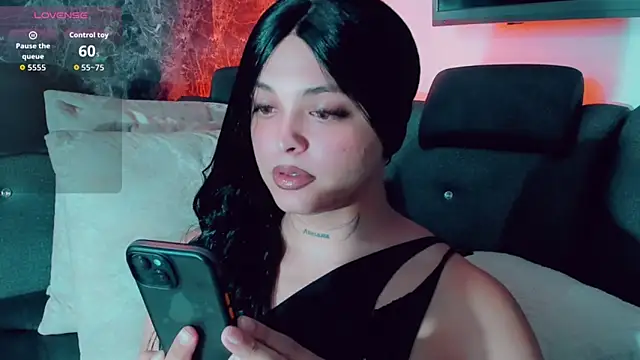 Emmaa Saenz  online show from June 7, 2026, 11:54 pm
