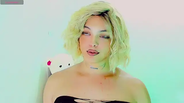 Emmaa Saenz  online show from March 22, 2026, 10:22 pm