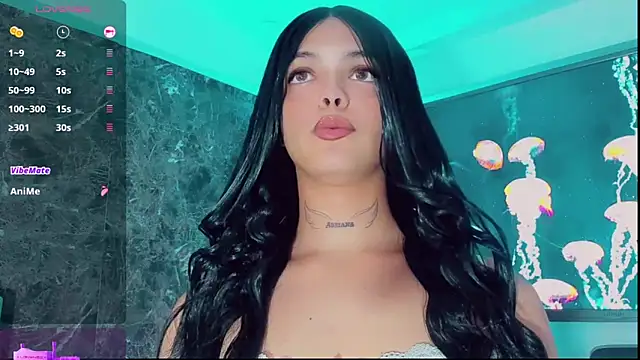 Emmaa Saenz  online show from September 25, 2025, 5:52 pm