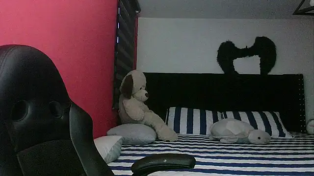 charlotedoll online show from April 1, 2026, 11:12 pm