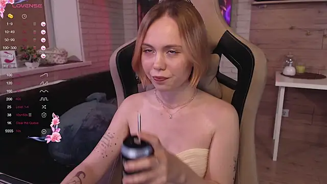 lucy mirror online show from September 17, 2025, 8:11 pm