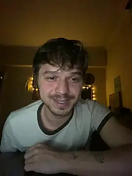 oguuxum online show from March 22, 2026, 9:38 pm