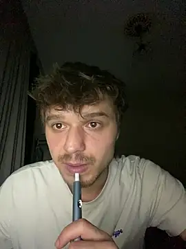 oguuxum online show from April 3, 2026, 9:10 pm