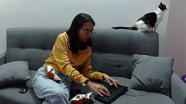 Katalleya jyj online show from February 17, 2025, 9:54 pm