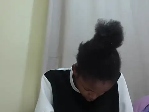 queen-sasha online show from March 12, 2026, 1:48 pm