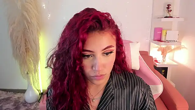 veronicaxx69 online show from April 28, 2026, 3:11 am