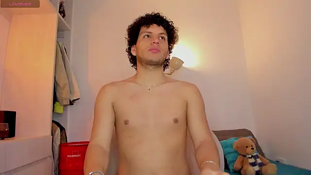 Snapshot of Curlblue chatting on November 15, 2025, 5:55 am Curlblue online show from November 15, 2025, 5:55 am