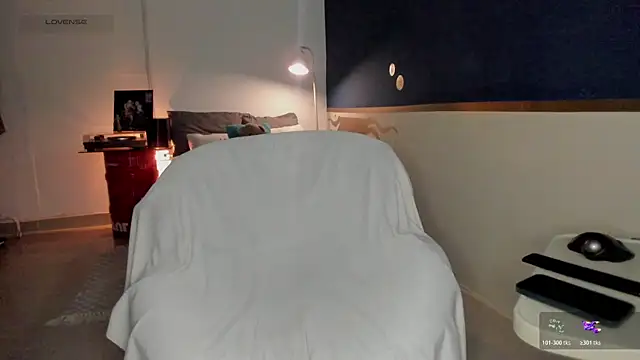 Curlblue online show from April 22, 2026, 1:12 am