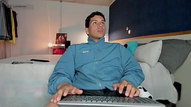 Curlblue online show from April 18, 2026, 4:26 am