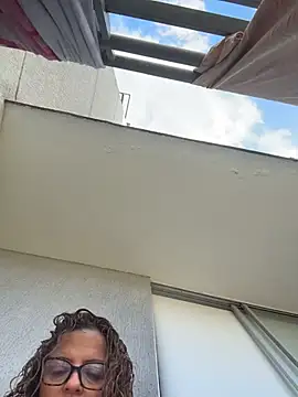 Snapshot of CioniWeiss chatting on February 11, 2026, 8:52 pm CioniWeiss online show from February 11, 2026, 8:52 pm