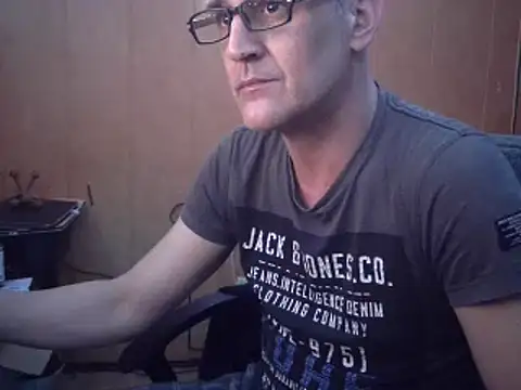 Snapshot of Lia_Y_PatrickX chatting on March 3, 2026, 11:45 pm Lia Y PatrickX online show from March 3, 2026, 11:45 pm