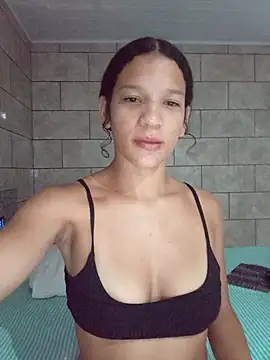 Snapshot of By_Aninha chatting on December 15, 2025, 12:11 pm By Aninha online show from December 15, 2025, 12:11 pm