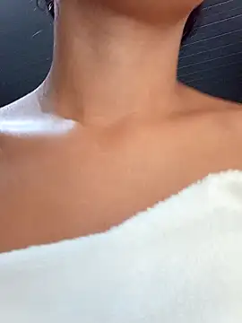 Snapshot of By_Aninha chatting on January 14, 2026, 9:57 am By Aninha online show from January 14, 2026, 9:57 am