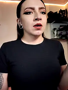 Snapshot of Paudelatorre chatting on September 9, 2025, 12:32 am Paudelatorre online show from September 9, 2025, 12:32 am