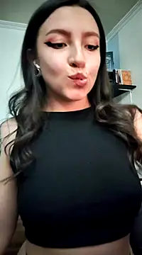 Snapshot of Paudelatorre chatting on February 18, 2025, 4:04 am Paudelatorre online show from February 18, 2025, 4:04 am