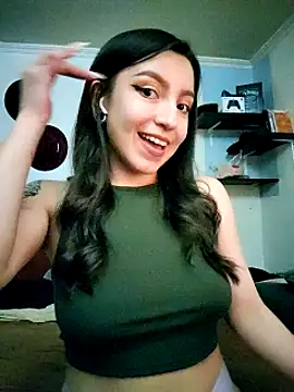 Snapshot of Paudelatorre chatting on March 18, 2025, 1:35 am Paudelatorre online show from March 18, 2025, 1:35 am