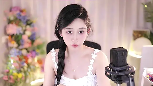 Snapshot of SleepArtist chatting on March 3, 2025, 6:42 am SleepArtist online show from March 3, 2025, 6:42 am
