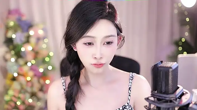 Snapshot of SleepArtist chatting on February 16, 2025, 10:32 am SleepArtist online show from February 16, 2025, 10:32 am