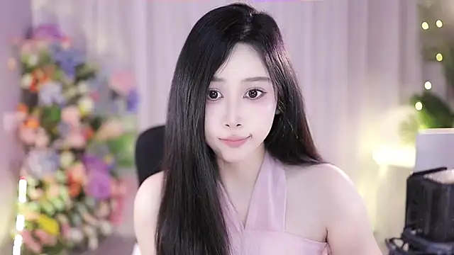 Snapshot of SleepArtist chatting on February 25, 2025, 5:40 pm SleepArtist online show from February 25, 2025, 5:40 pm