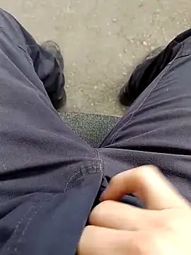 Snapshot of vadszex31 chatting on February 26, 2025, 11:43 am vadszex31 online show from February 26, 2025, 11:43 am