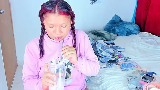 Emily Coper18 online show from September 28, 2025, 6:20 am