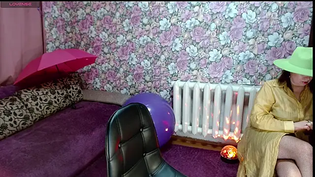 Julia-ru online show from May 14, 2026, 8:06 pm