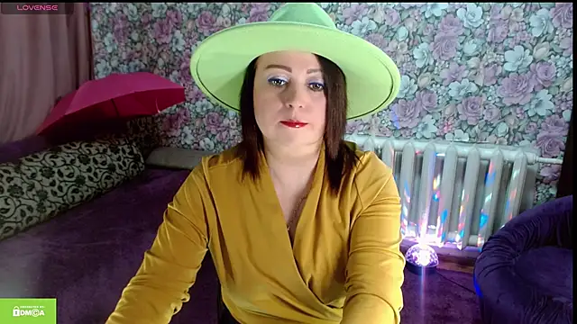 Julia-ru online show from May 3, 2026, 9:07 pm