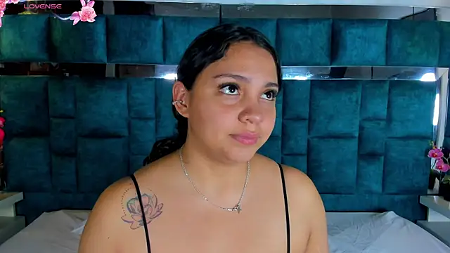Abril Gomez06 online show from May 9, 2026, 7:28 pm