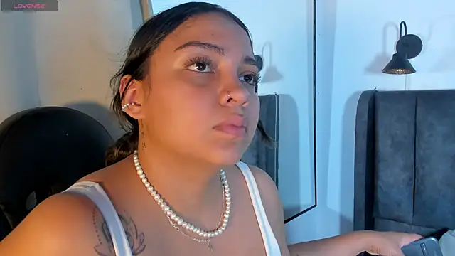Abril Gomez06 online show from May 15, 2026, 5:22 pm