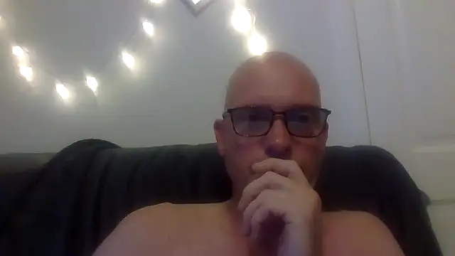 mrtickle0025 online show from May 29, 2026, 5:24 am