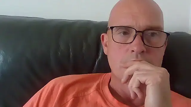 mrtickle0025 online show from June 10, 2026, 9:32 am