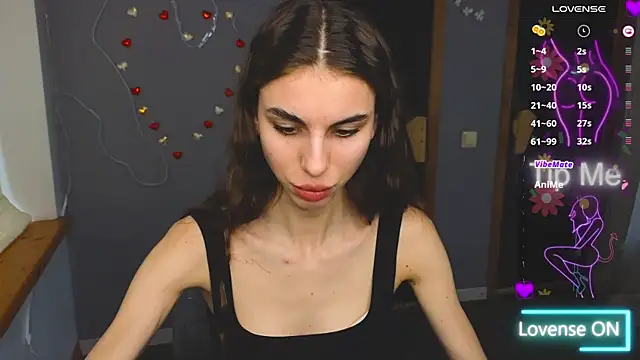 EmmyGreans online show from March 4, 2025, 1:06 pm