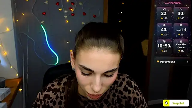 EmmyGreans online show from September 29, 2025, 11:38 am