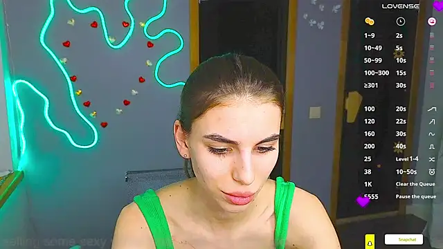 EmmyGreans online show from February 28, 2025, 4:20 pm