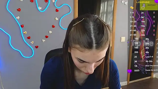 EmmyGreans online show from March 21, 2025, 6:27 am