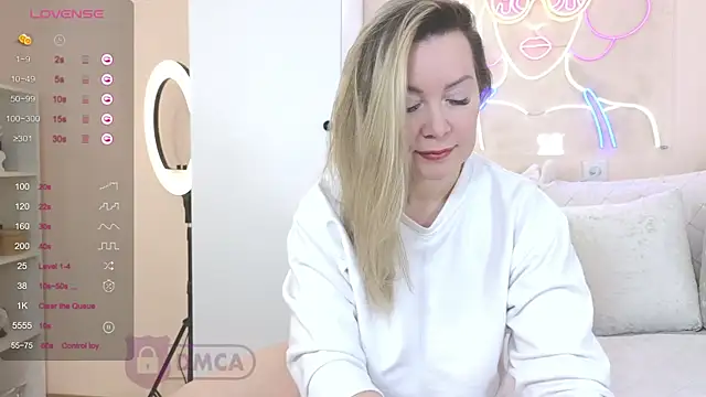 Snapshot of ElleCherry chatting on January 15, 2025, 6:40 pm ElleCherry online show from January 15, 2025, 6:40 pm