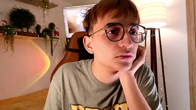 Mr evan1 online show from December 5, 2025, 4:05 pm