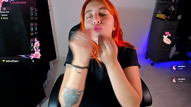 Violetaarey online show from June 16, 2026, 12:43 am
