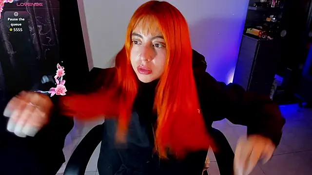 Violetaarey online show from June 18, 2026, 7:08 pm