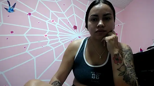 Snapshot of Gisella_chaud chatting on November 18, 2025, 4:32 pm Gisella chaud online show from November 18, 2025, 4:32 pm